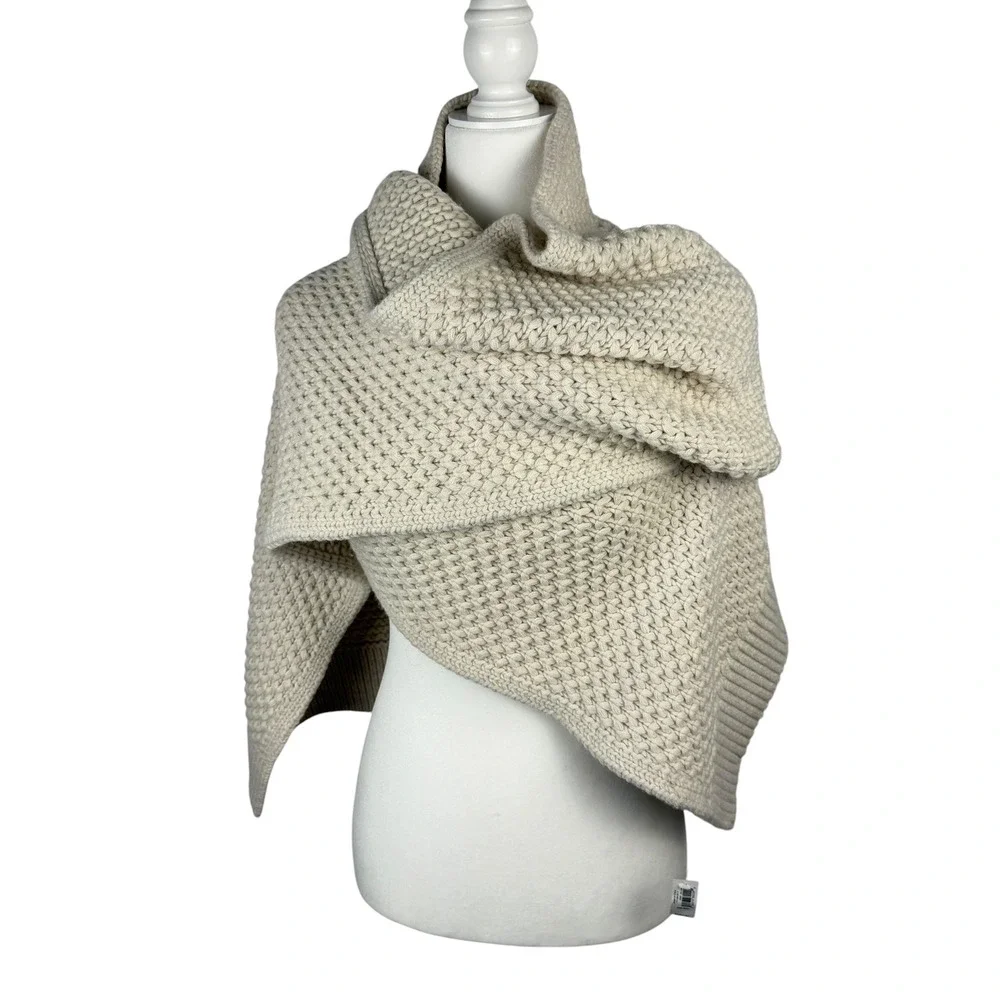 NWT Banana Republic Scarf Women OS Cream Popcorn Stitch Merino Wool Wrap